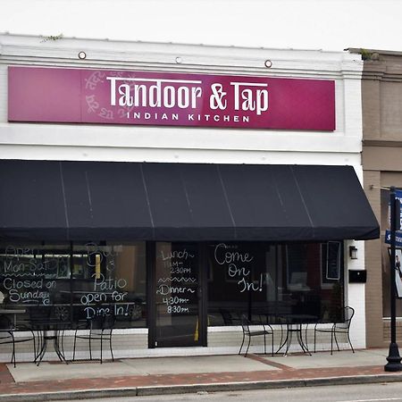 Appartamento Eagle'S Landing Loft-Downtown Above Bull & Barrel Statesboro Esterno foto