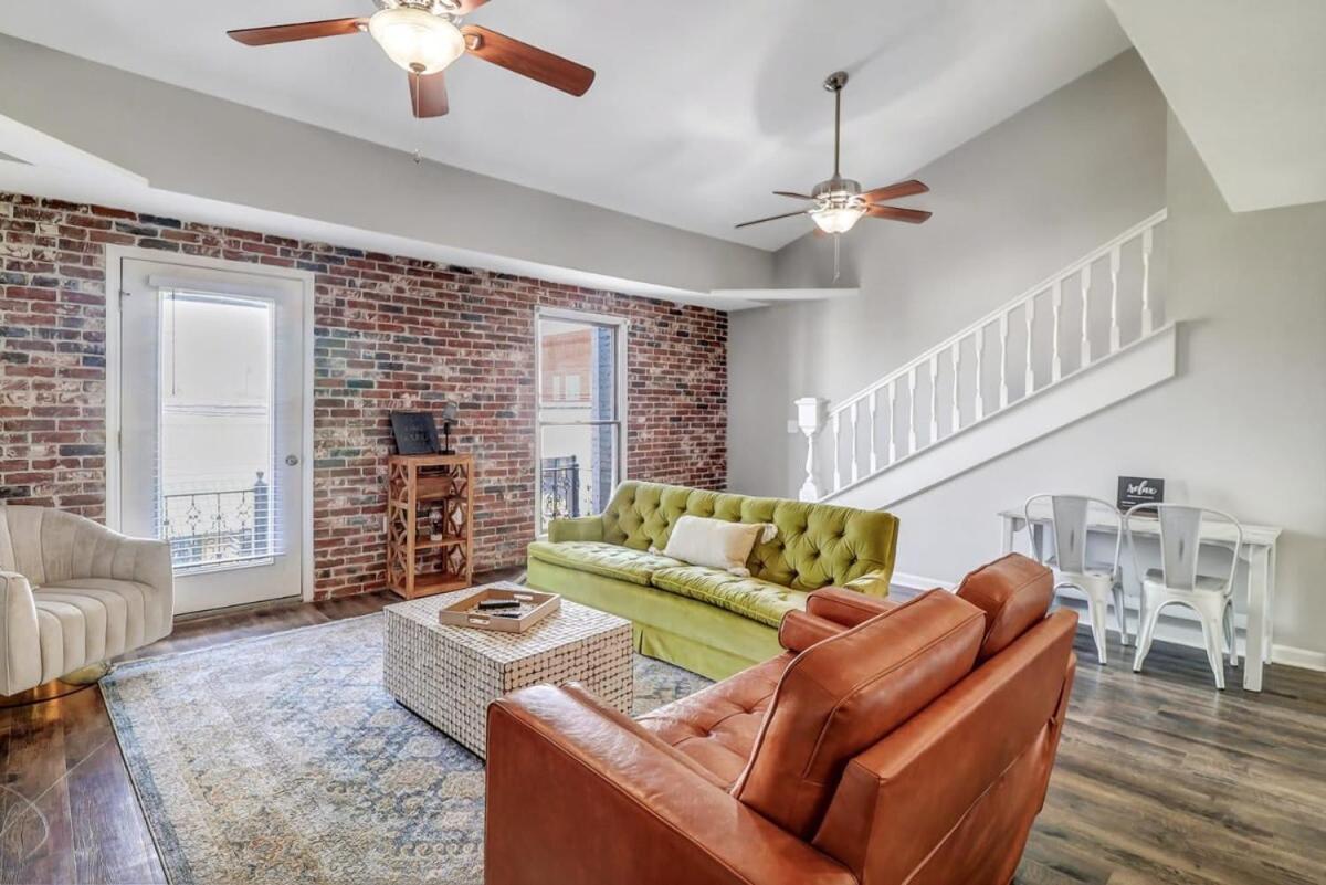 Appartamento Eagle'S Landing Loft-Downtown Above Bull & Barrel Statesboro Esterno foto