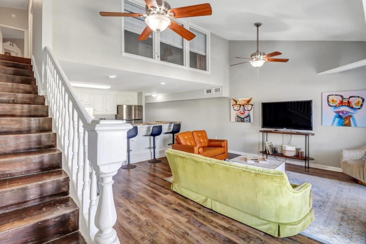 Appartamento Eagle'S Landing Loft-Downtown Above Bull & Barrel Statesboro Esterno foto