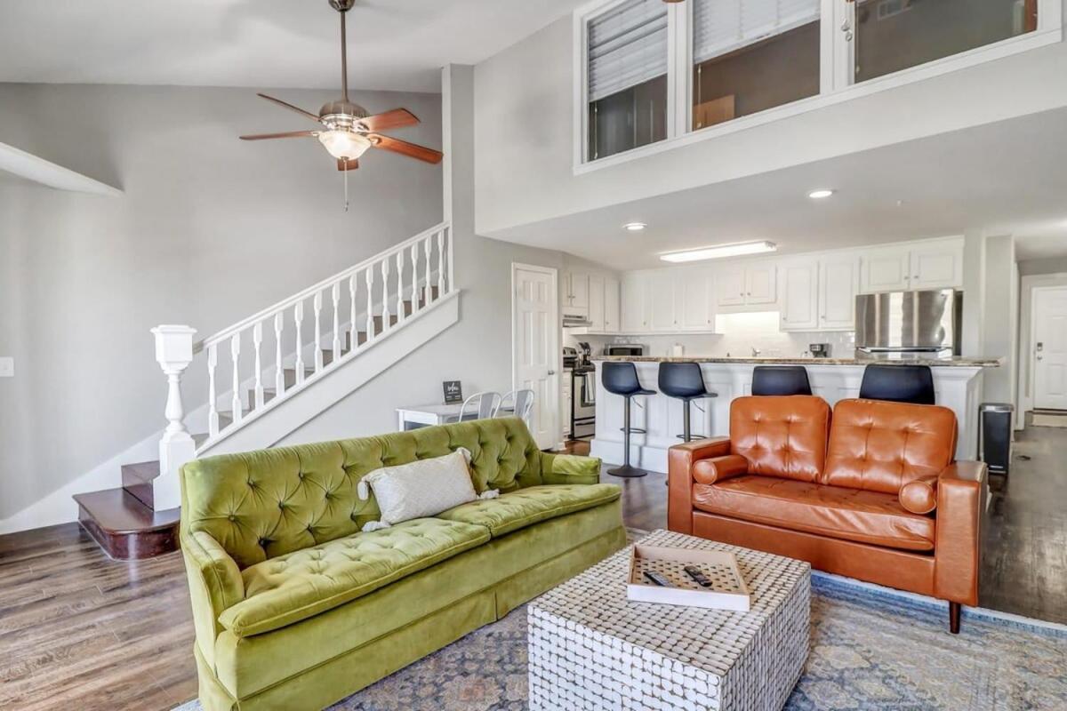 Appartamento Eagle'S Landing Loft-Downtown Above Bull & Barrel Statesboro Esterno foto