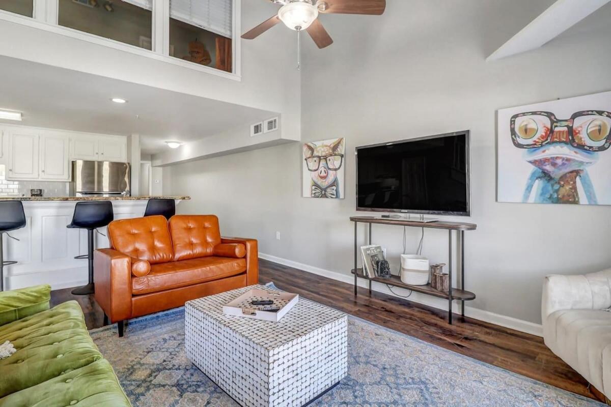 Appartamento Eagle'S Landing Loft-Downtown Above Bull & Barrel Statesboro Esterno foto