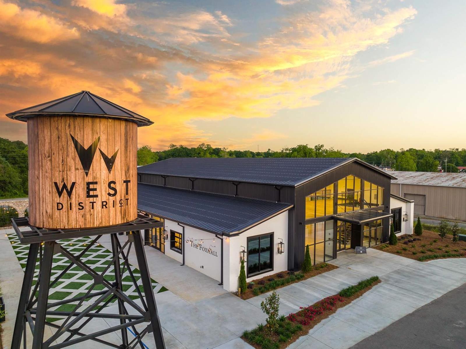 Appartamento Eagle'S Landing Loft-Downtown Above Bull & Barrel Statesboro Esterno foto