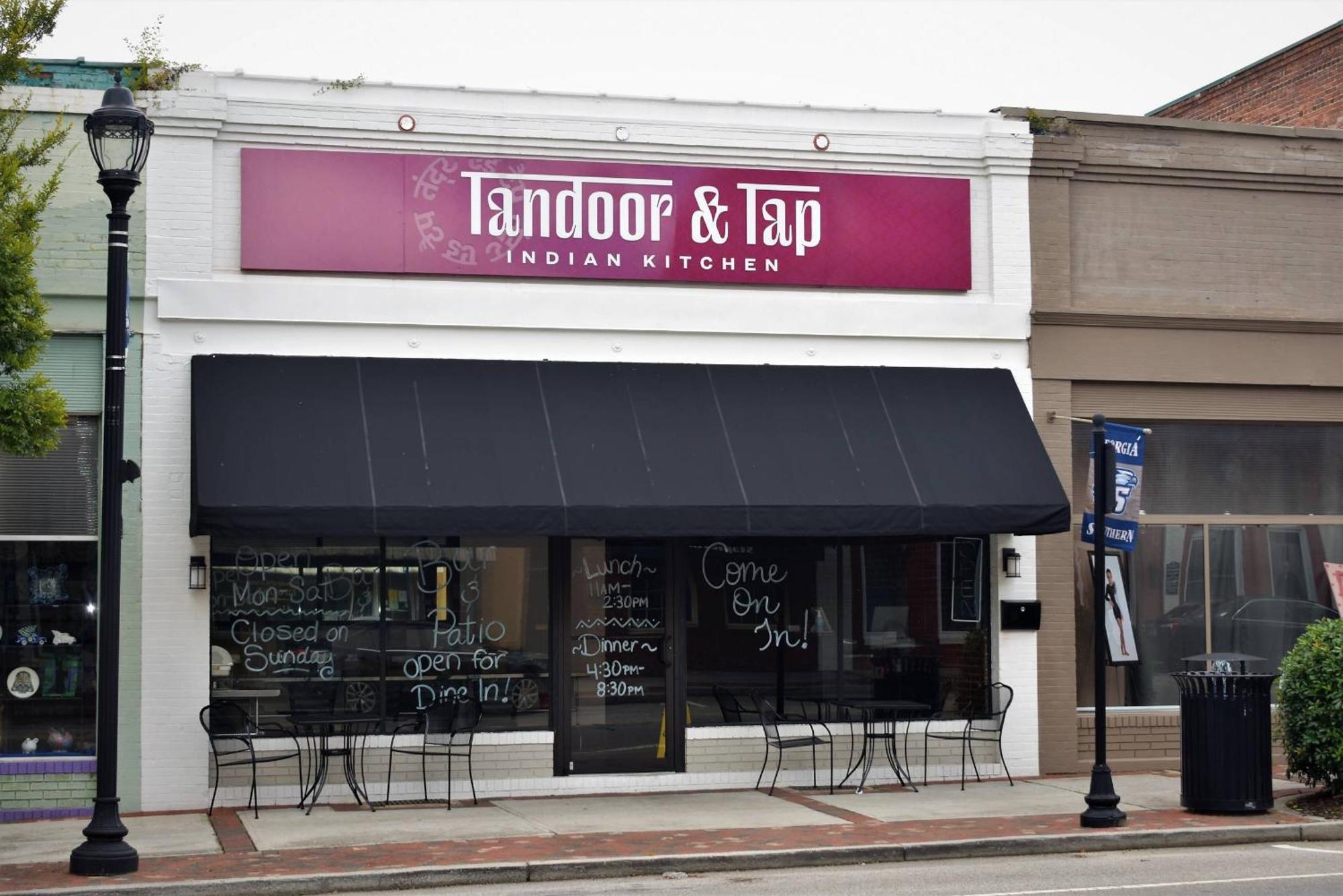 Appartamento Eagle'S Landing Loft-Downtown Above Bull & Barrel Statesboro Esterno foto